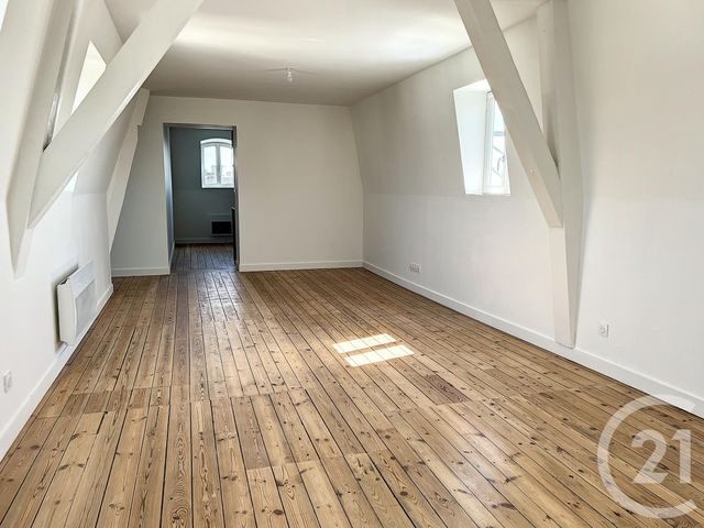 Appartement T3 à louer - 3 pièces - 89.0 m2 - COGNAC - 16 - POITOU-CHARENTES - Century 21 Xso Immobilier